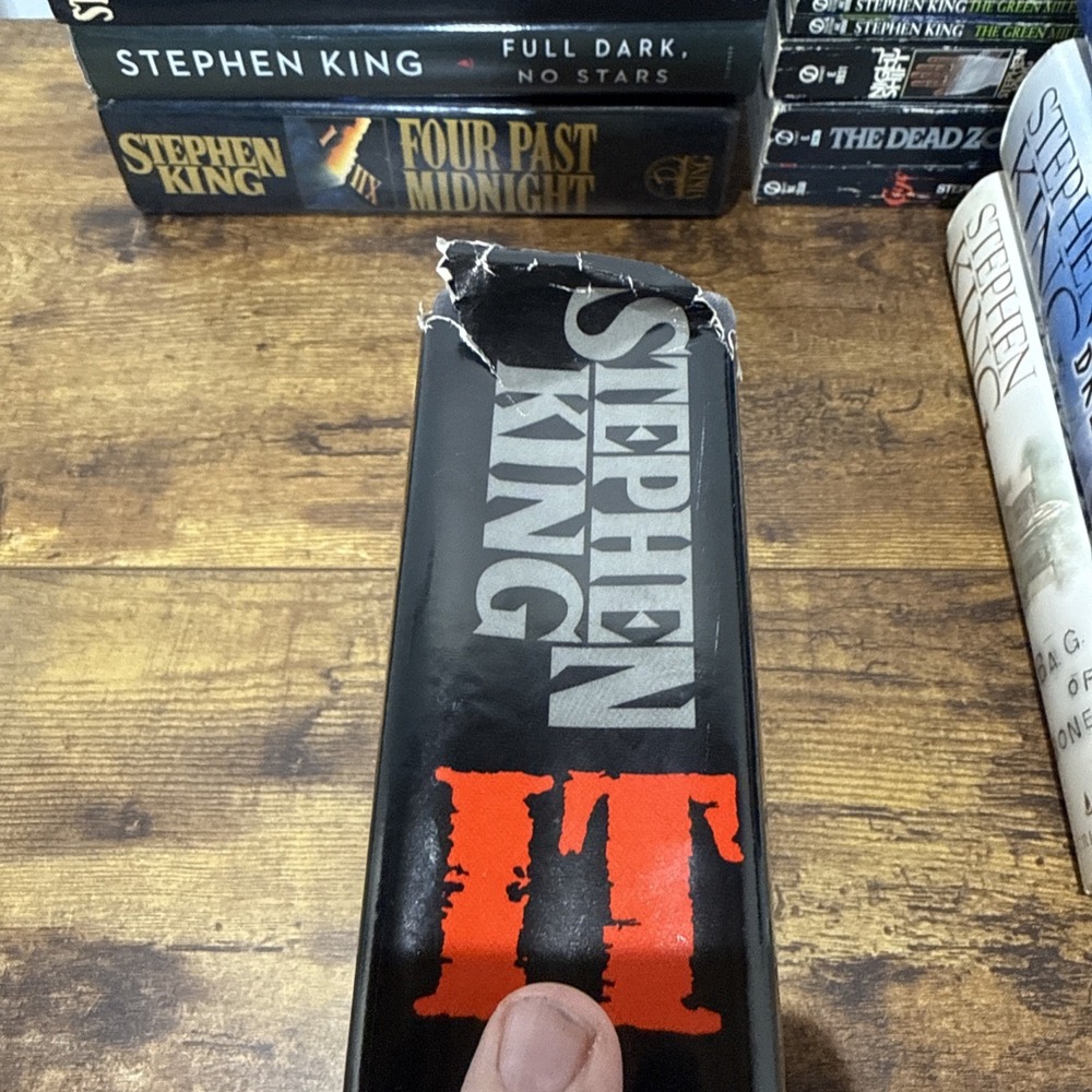 Lot Of 18 Stephen King Hardcover/Softcover Books IT, Misery, The Tommyknockers - Picture 12 of 16